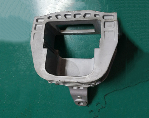 Engine mounting bracket